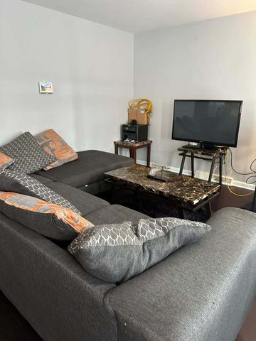 17832 Glen Oak Avenue, Lansing, IL 60438