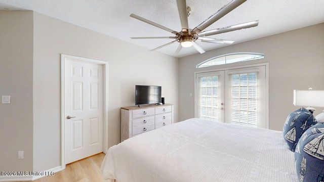 2252 Beach Drive, 204, Gulfport, MS 39507
