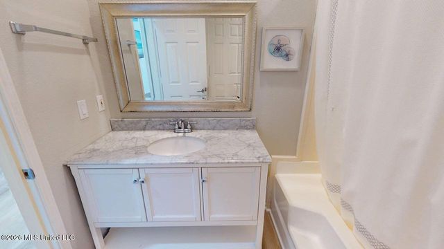 2252 Beach Drive, 204, Gulfport, MS 39507