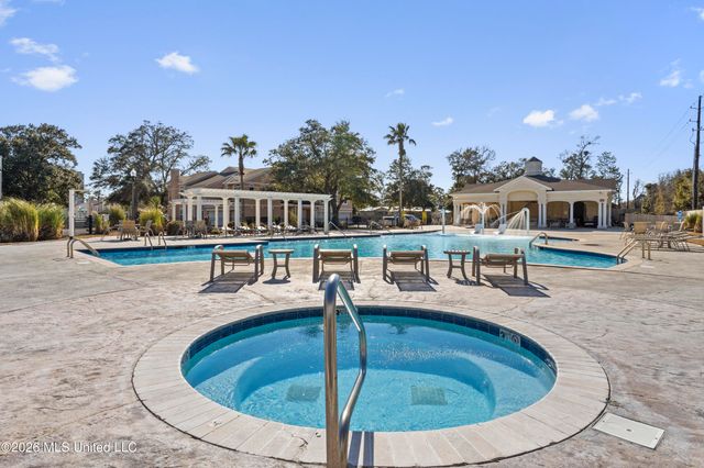 2252 Beach Drive, 204, Gulfport, MS 39507