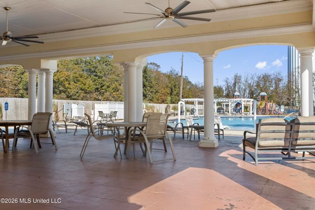 2252 Beach Drive, 204, Gulfport, MS 39507