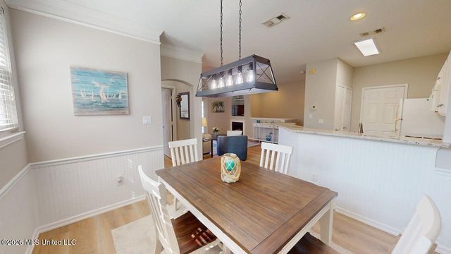 2252 Beach Drive, 204, Gulfport, MS 39507