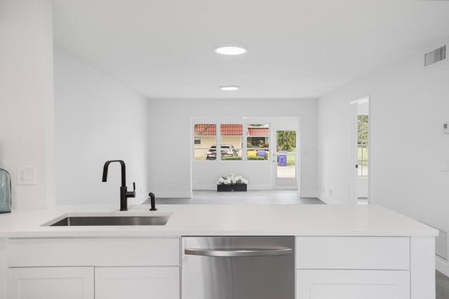 737 Nantucket Circle B, Lake Worth, FL 33467