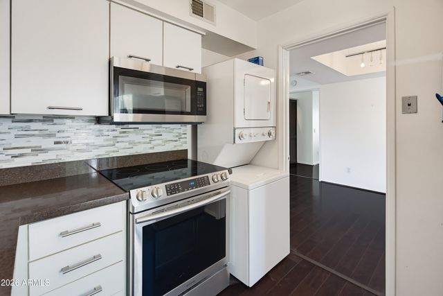 5215 N 24TH Street 207, Phoenix, AZ 85016