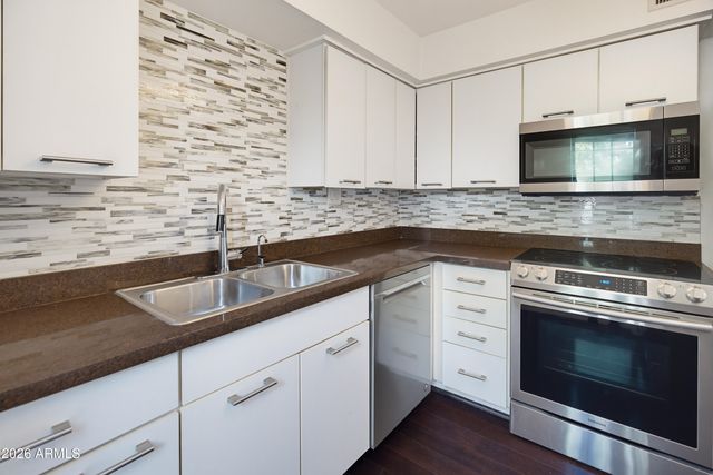 5215 N 24TH Street 207, Phoenix, AZ 85016