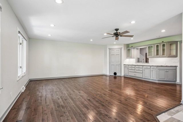 11509 Parkview LANE, Hales Corners, WI 53130