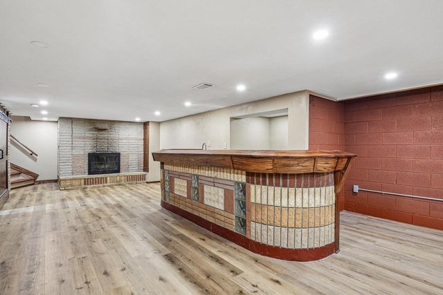 11509 Parkview LANE, Hales Corners, WI 53130