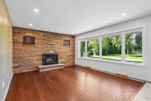 11509 Parkview LANE, Hales Corners, WI 53130