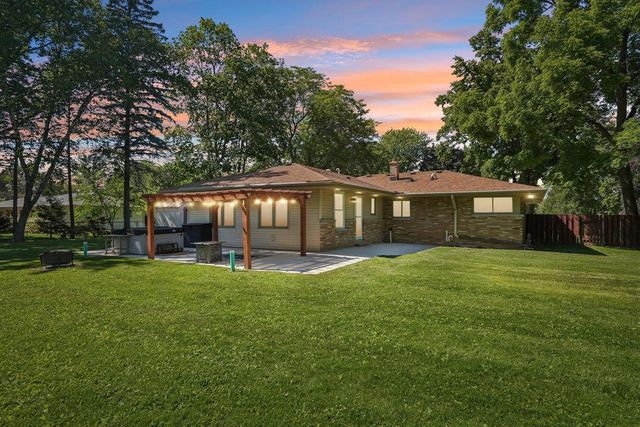 11509 Parkview LANE, Hales Corners, WI 53130