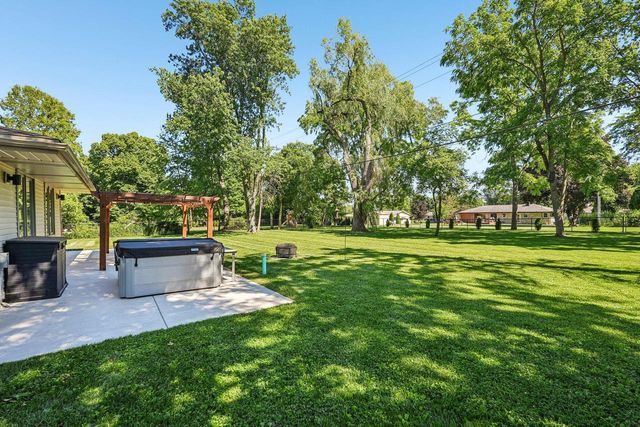 11509 Parkview LANE, Hales Corners, WI 53130