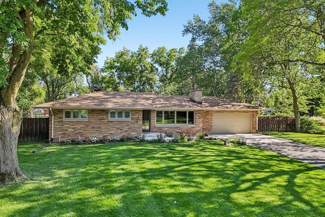 11509 Parkview LANE, Hales Corners, WI 53130