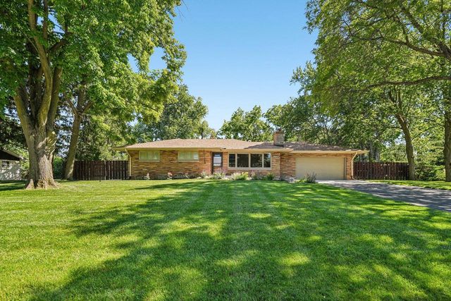 11509 Parkview LANE, Hales Corners, WI 53130