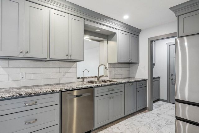 11509 Parkview LANE, Hales Corners, WI 53130