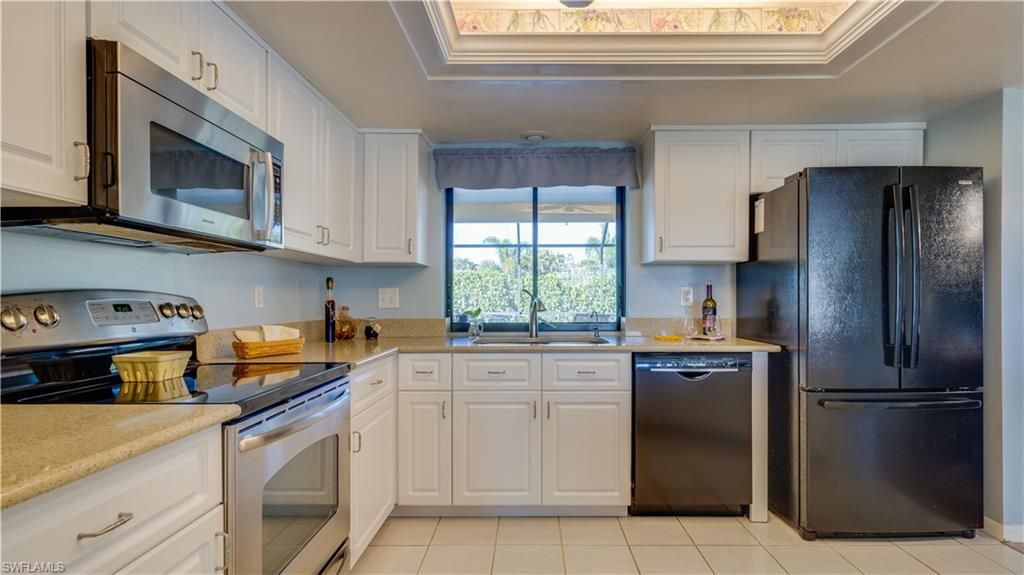 Image 1 of property listing at 2005 Bolado PKWY, Cape Coral, FL 33990