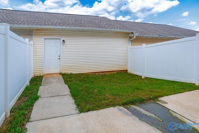 352 Falling Water Lane, Huntsville, AL 35756