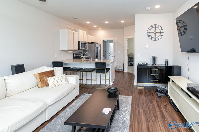 352 Falling Water Lane, Huntsville, AL 35756