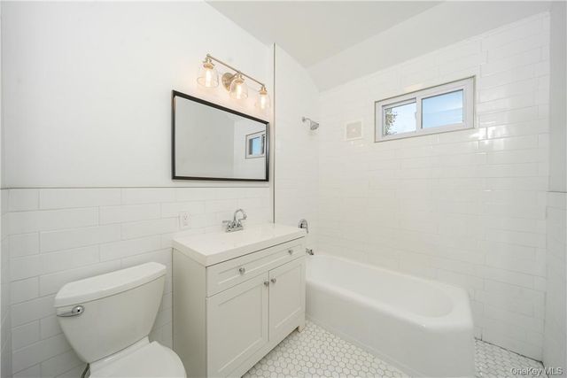 71 Rossmore Avenue, Bronxville, NY 10708