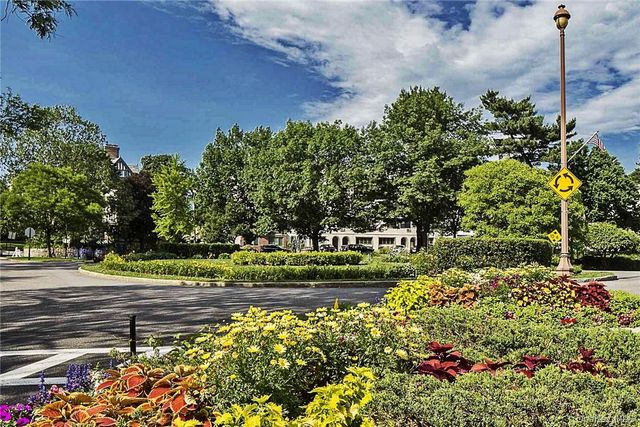 71 Rossmore Avenue, Bronxville, NY 10708