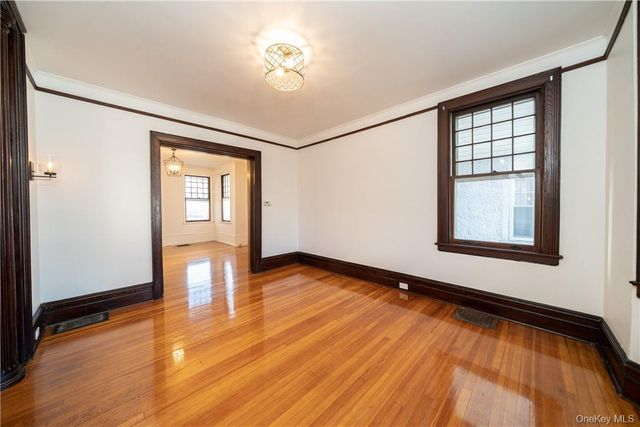 71 Rossmore Avenue, Bronxville, NY 10708