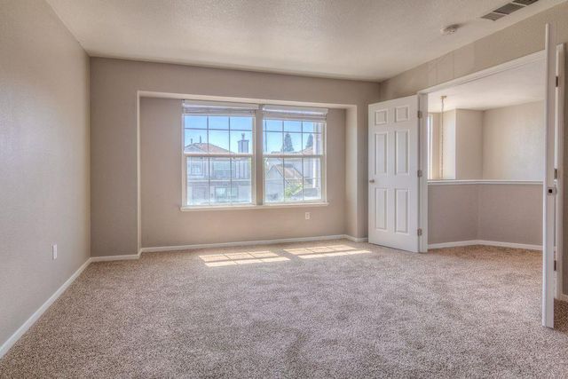 6871 Newport Cove Way, Sacramento, CA 95823