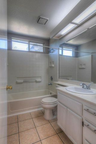 6871 Newport Cove Way, Sacramento, CA 95823