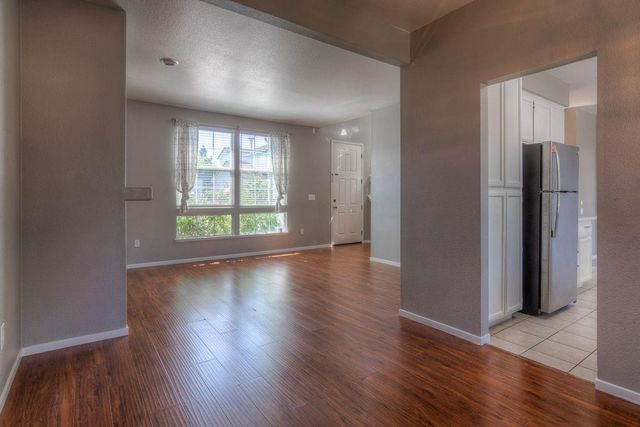 6871 Newport Cove Way, Sacramento, CA 95823