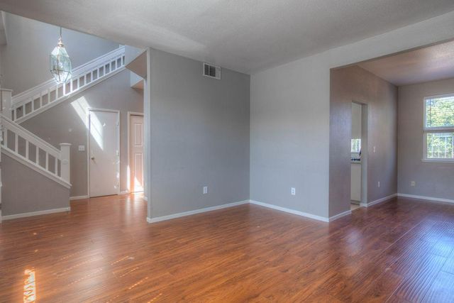 6871 Newport Cove Way, Sacramento, CA 95823