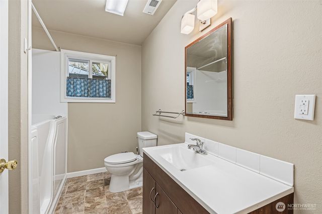 1935 Westside Highway, Kelso, WA 98626