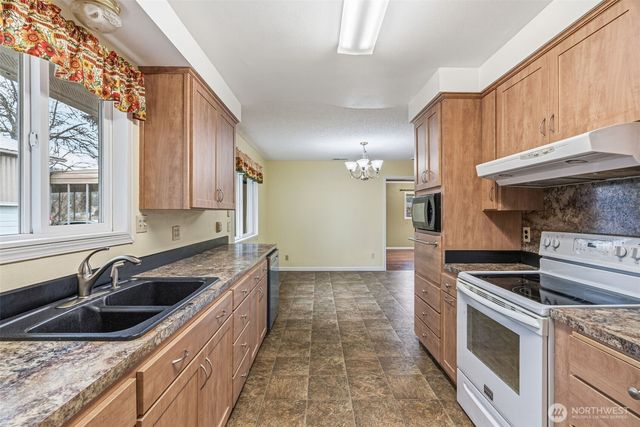 1935 Westside Highway, Kelso, WA 98626