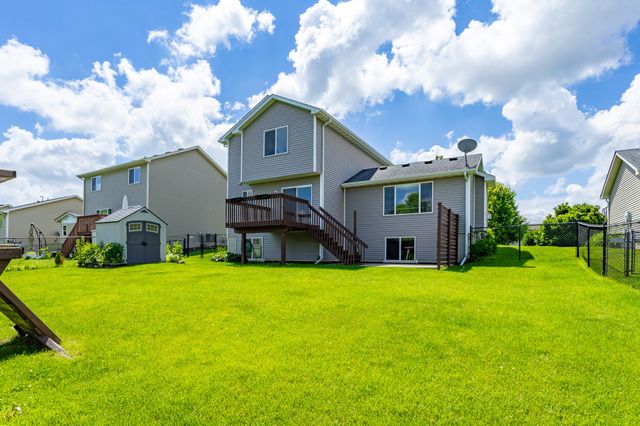 645 SE Pleasant View Drive, Waukee, IA 50263