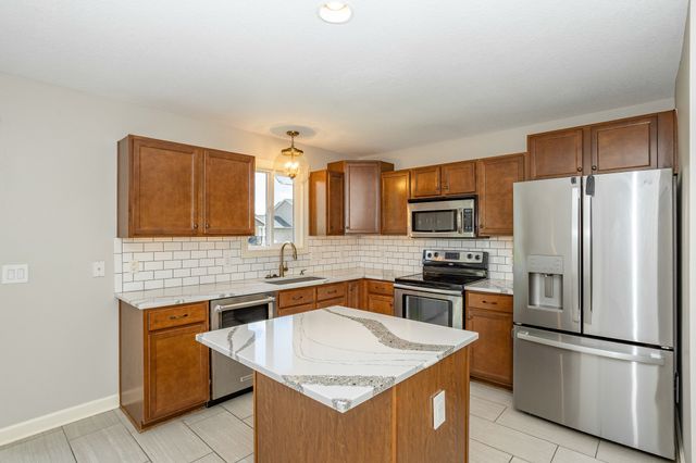 645 SE Pleasant View Drive, Waukee, IA 50263