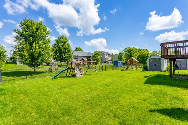645 SE Pleasant View Drive, Waukee, IA 50263