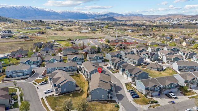 3326 E CALEDONIA AVE, Eagle Mountain, UT 84005