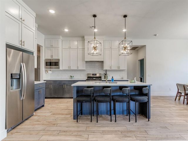 741 E Barajas Terrace, Mustang, OK 73064