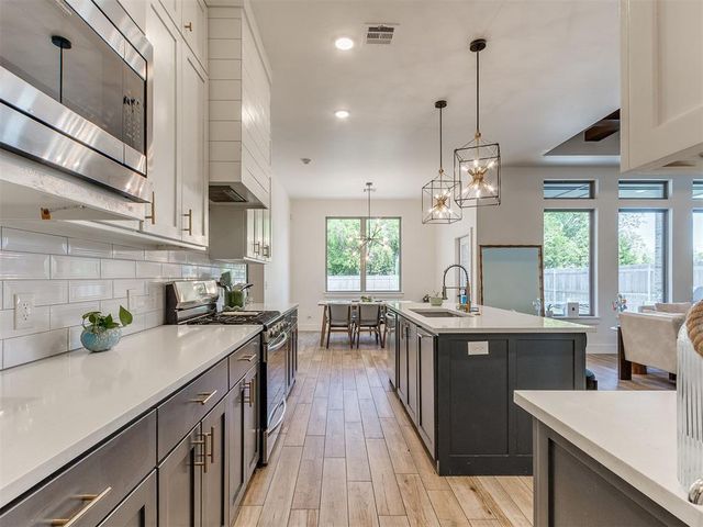 741 E Barajas Terrace, Mustang, OK 73064