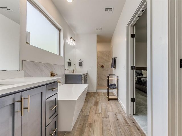 741 E Barajas Terrace, Mustang, OK 73064