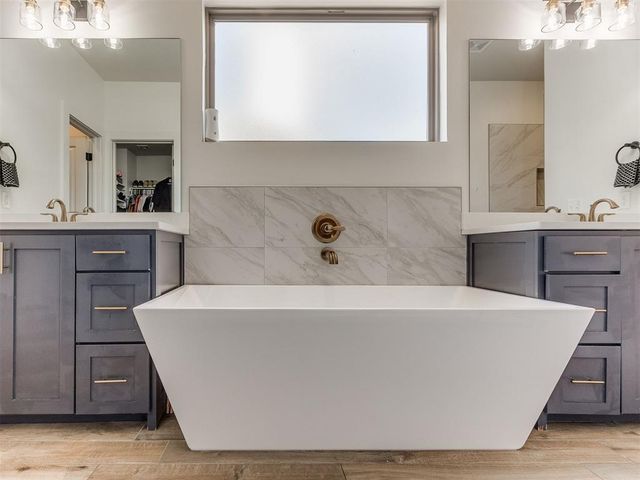741 E Barajas Terrace, Mustang, OK 73064