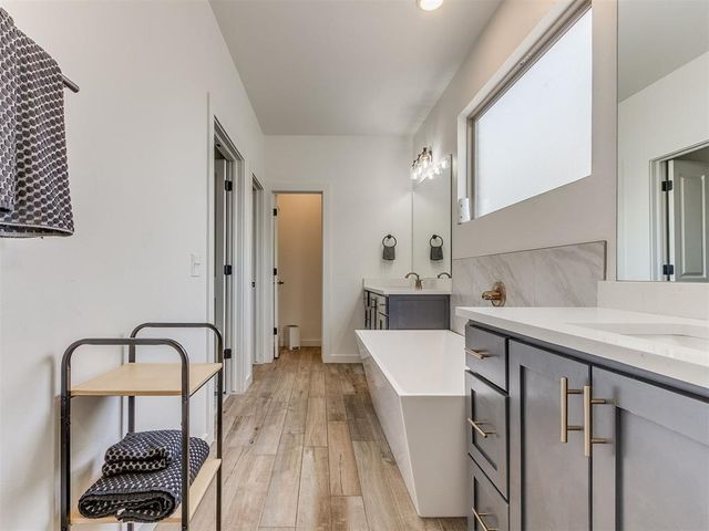 741 E Barajas Terrace, Mustang, OK 73064