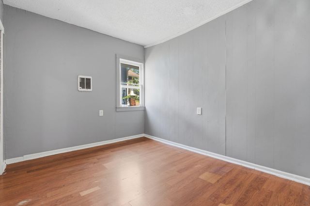 921 W Chicago Street, Springfield, MO 65803