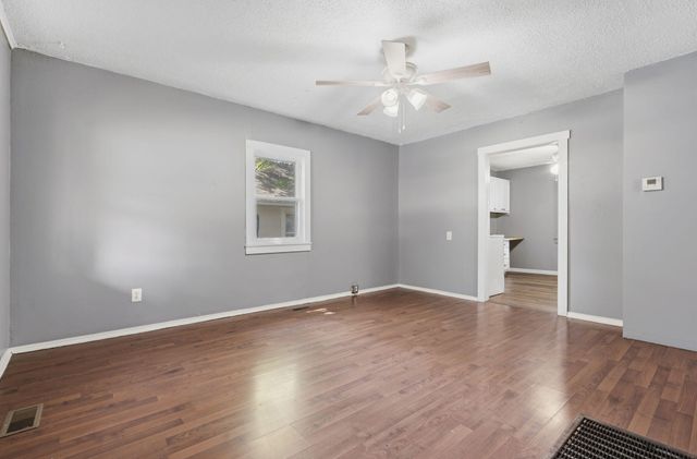 921 W Chicago Street, Springfield, MO 65803