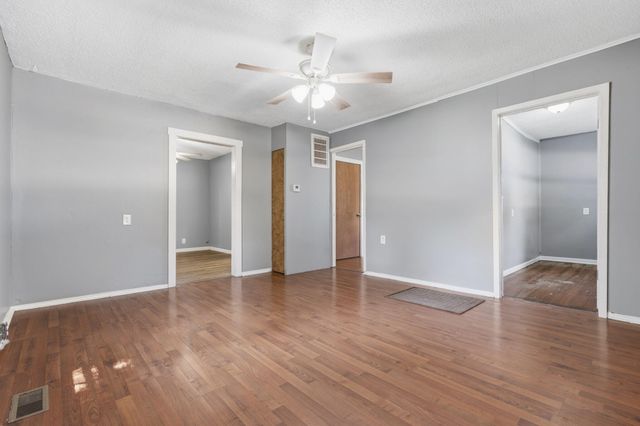 921 W Chicago Street, Springfield, MO 65803