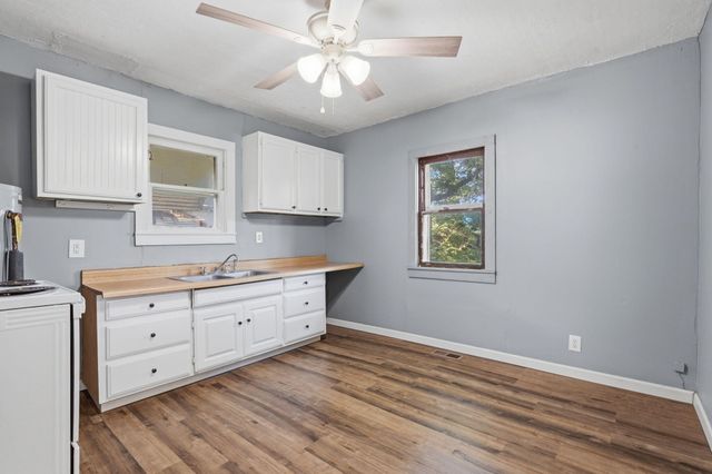 921 W Chicago Street, Springfield, MO 65803
