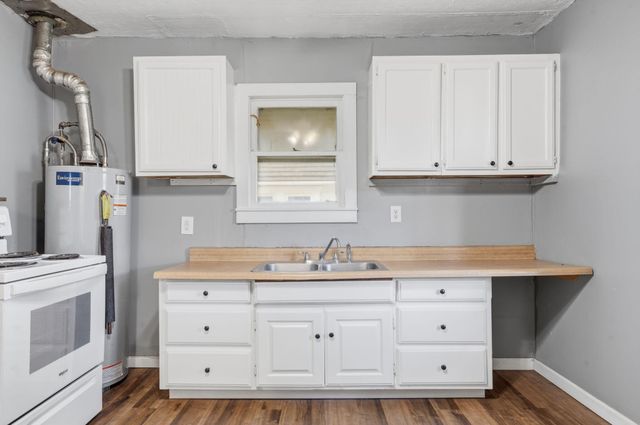 921 W Chicago Street, Springfield, MO 65803