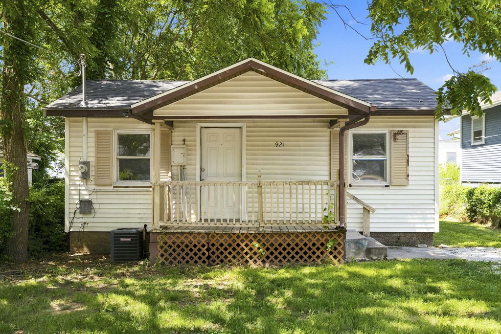 921 W Chicago Street, Springfield, MO 65803
