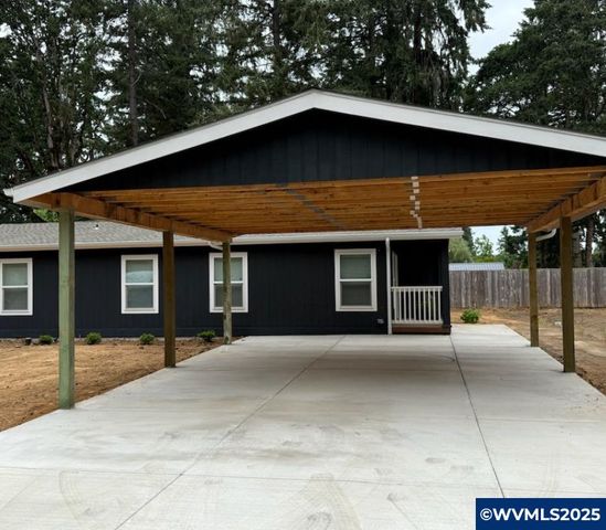 88023 8th St, Veneta, OR 97487