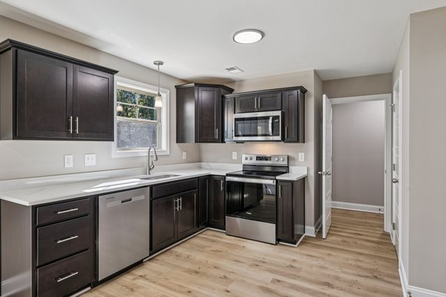 648 Avondale Road, Oak Grove, KY 42262