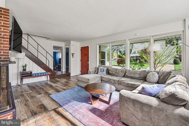 916 E GOWEN AVE, Philadelphia, PA 19150