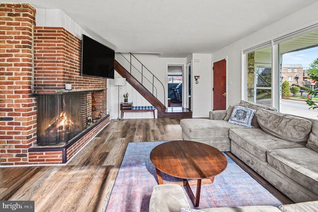 916 E GOWEN AVE, Philadelphia, PA 19150