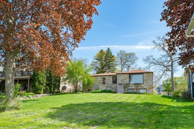 2717 Ridley ROAD, Hartland, WI 53029