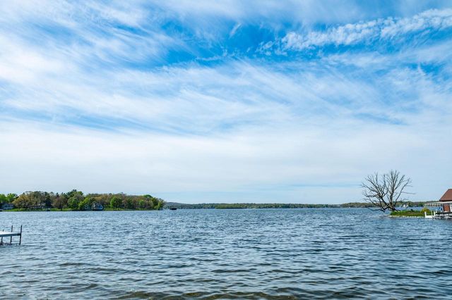 2717 Ridley ROAD, Hartland, WI 53029